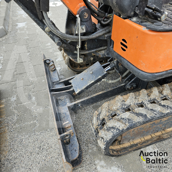 Hitachi  ZX10U-6 YSR