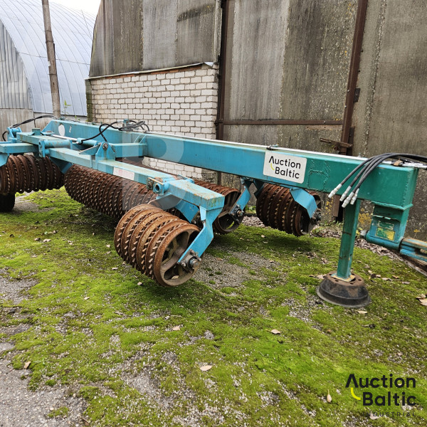 Soil compaction rollers