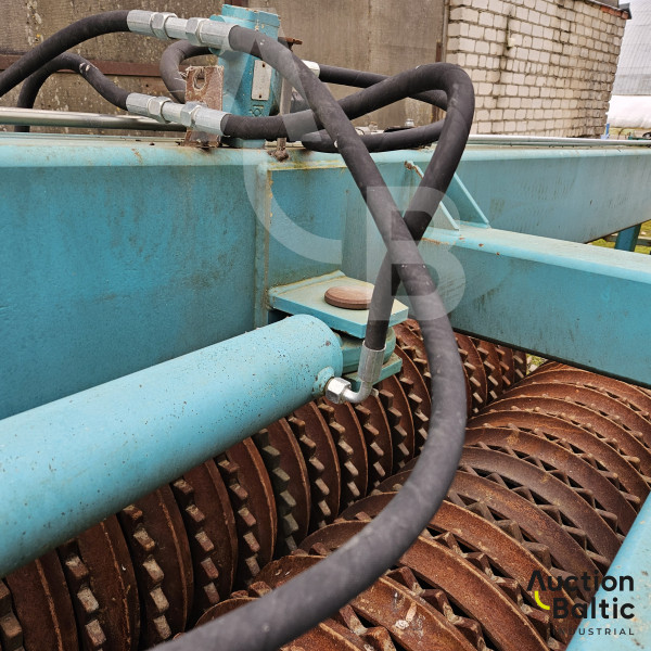 Soil compaction rollers