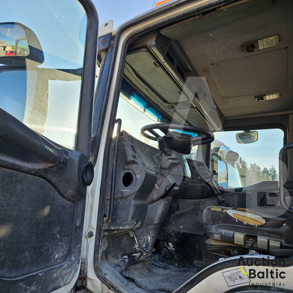 Scania P 94 GB