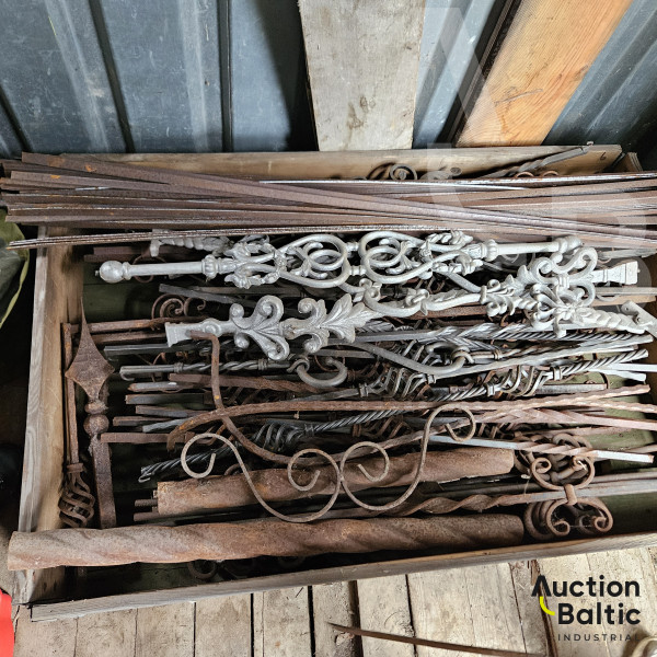 Forged metal pieces (Kaltinių metalo elementų likučiai)