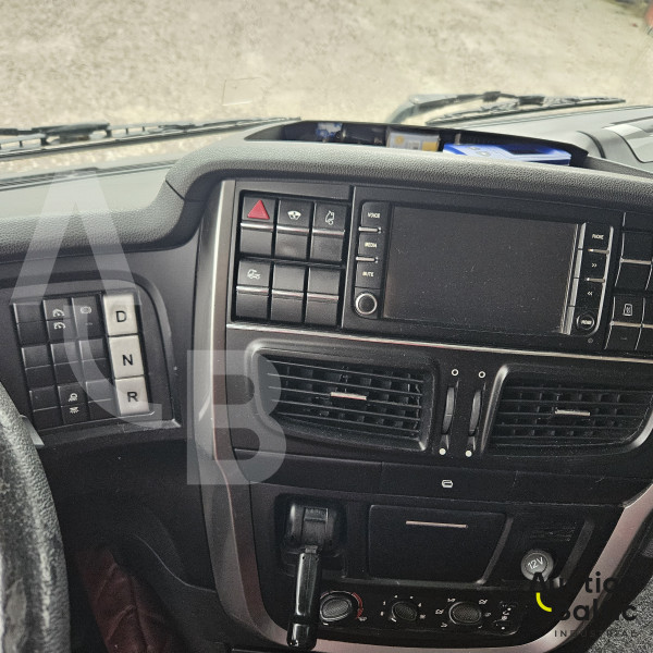 Iveco AS440T/P