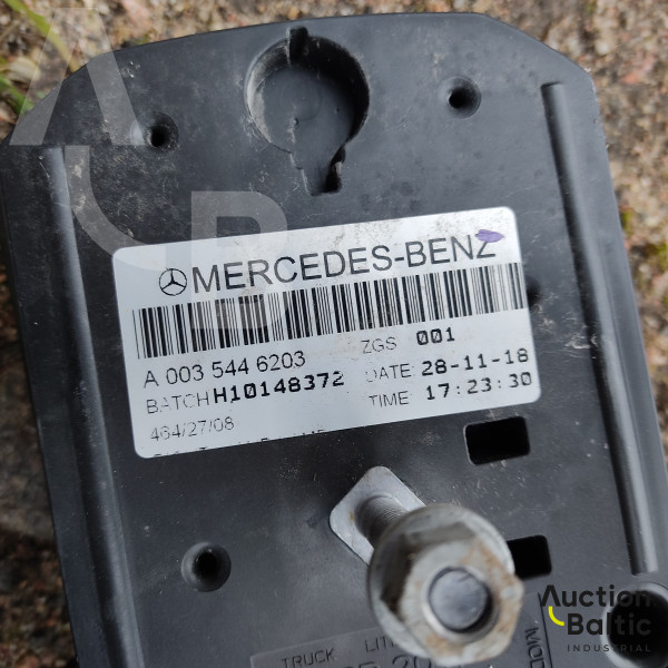 50 sets of Mercedes-Benz Actros lights
