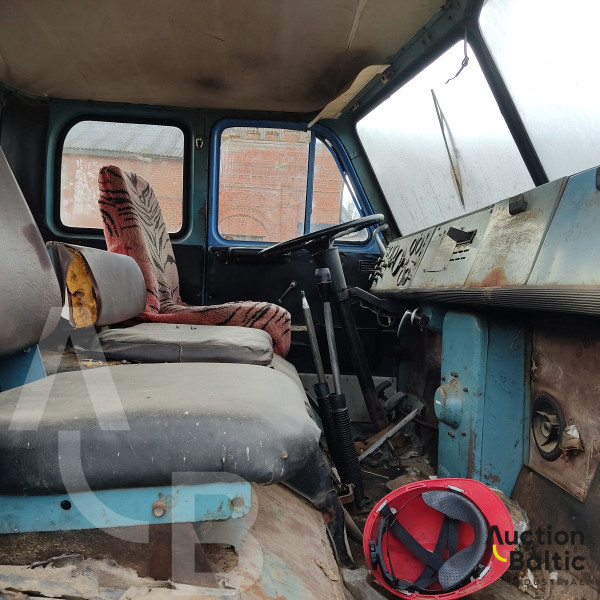 MAZ 5334
