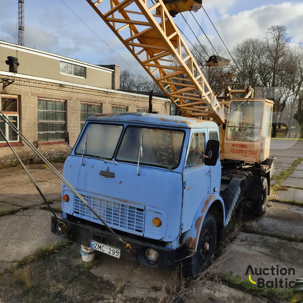 MAZ 5334