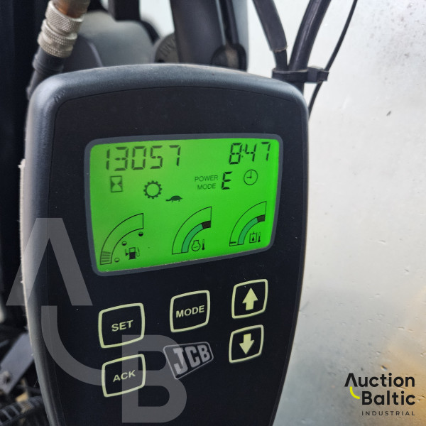JCB JS 145 W