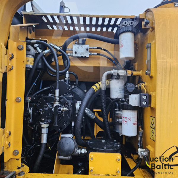 JCB JS 145 W