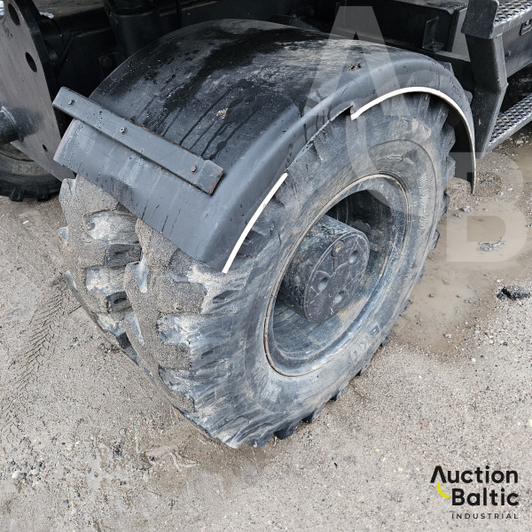 JCB JS 145 W