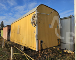 Wagon on wheels