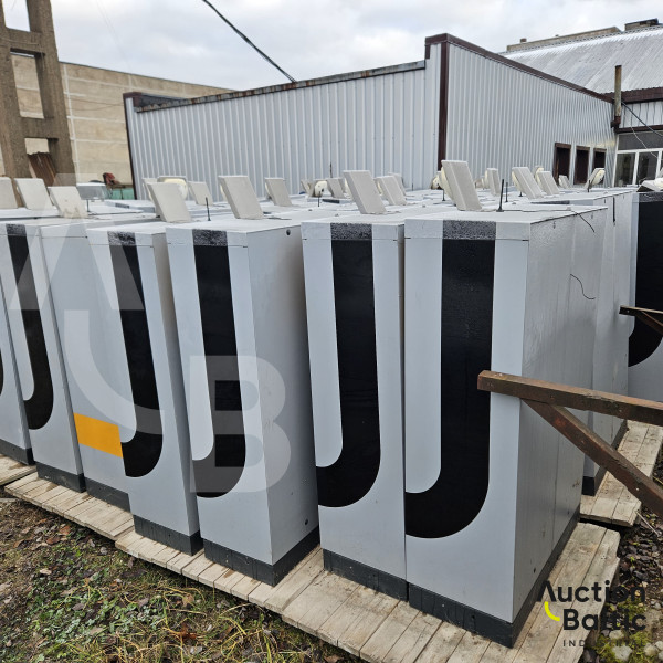 50 units of self-service parcel terminals