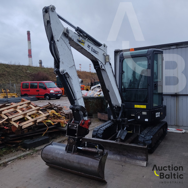 Bobcat E 32 EM