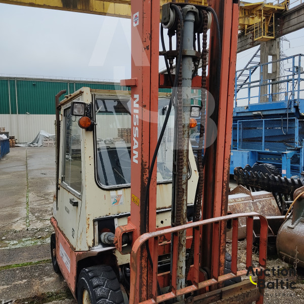 Nissan EF02A 25U