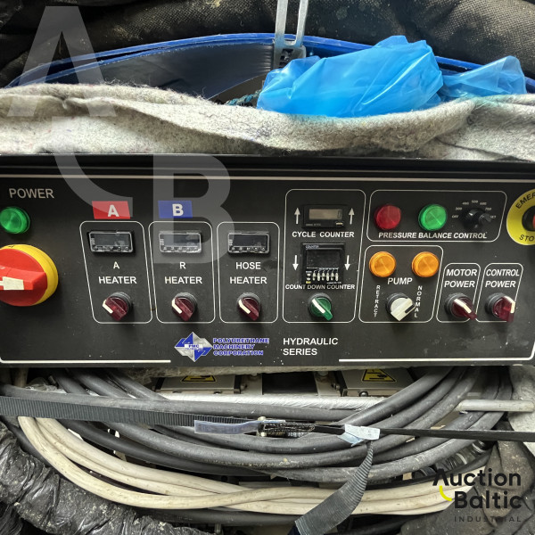 Polyurethane foam spraying machine