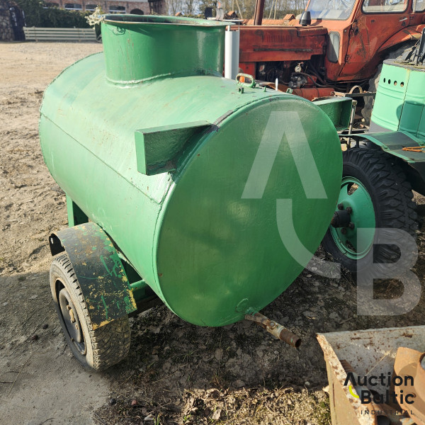 Trailer with tank