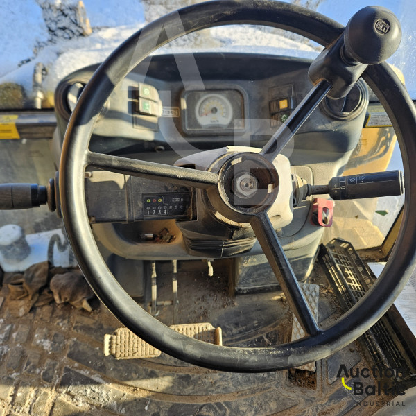 New Holland B115-4PS