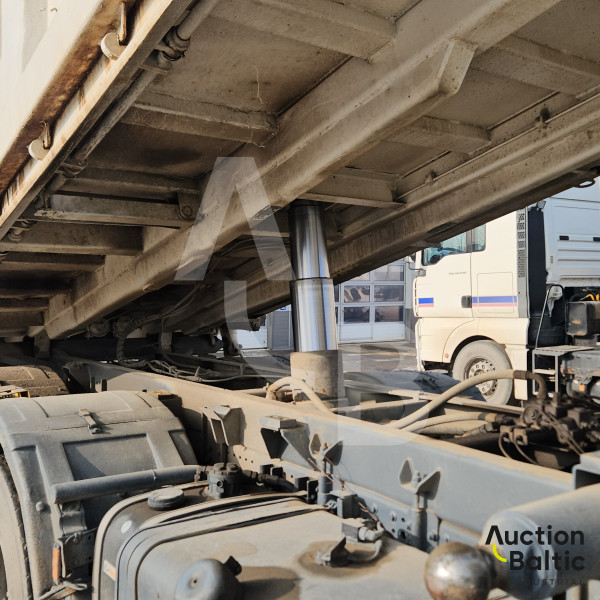 Iveco MP 440 E44