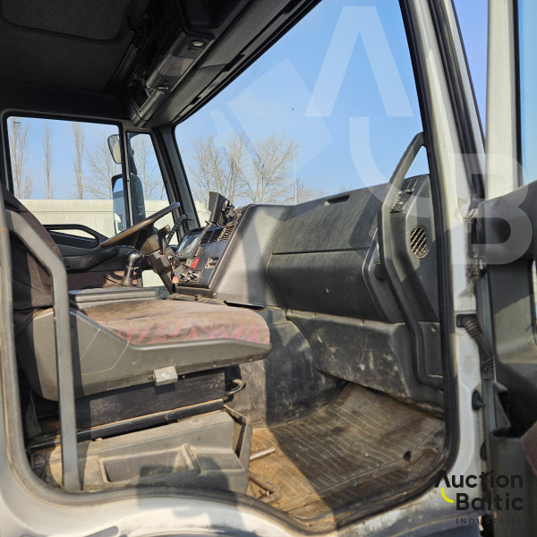 Iveco MP 440 E44