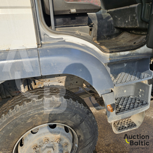 Iveco MP 440 E44