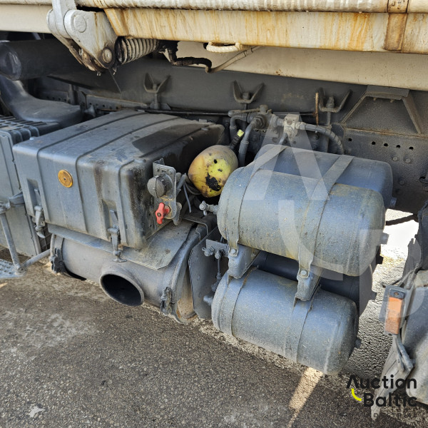 Iveco MP 440 E44