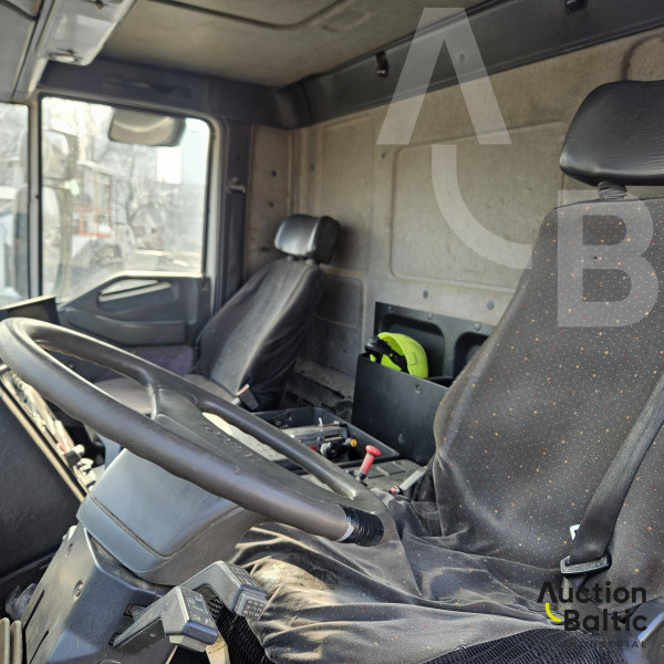 Iveco MP 440 E44