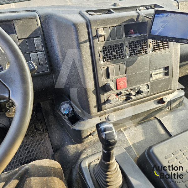 Iveco MP 440 E44