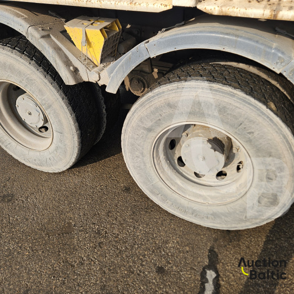 Iveco MP 440 E44