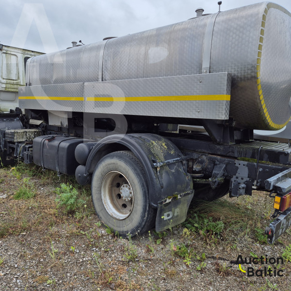 DAF with tank