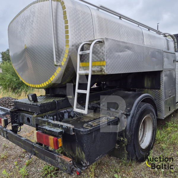 DAF with tank