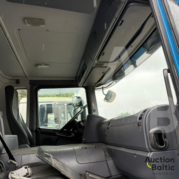 Scania with Sidepress