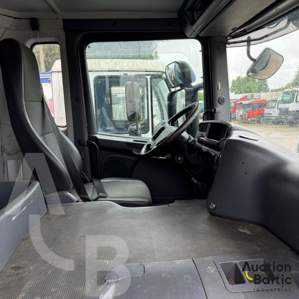 Scania with Sidepress