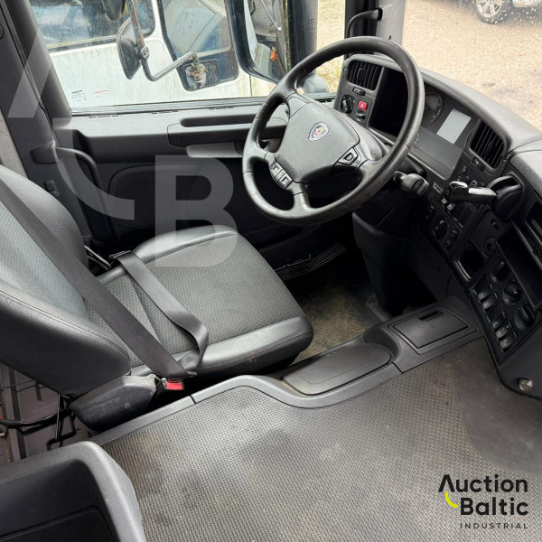 Scania with Sidepress
