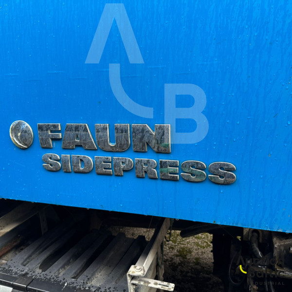 Scania with Sidepress