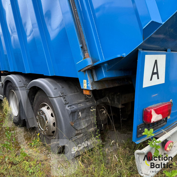 Scania with Sidepress