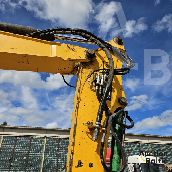 JCB 8085