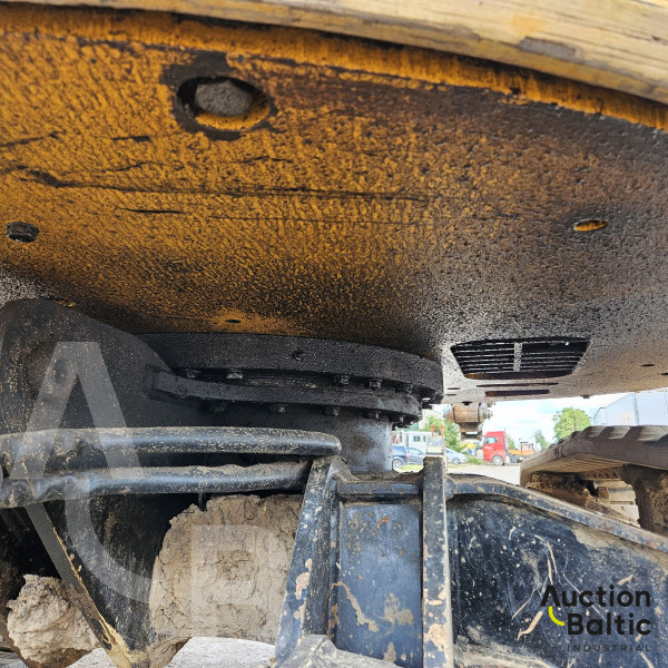 JCB 8085