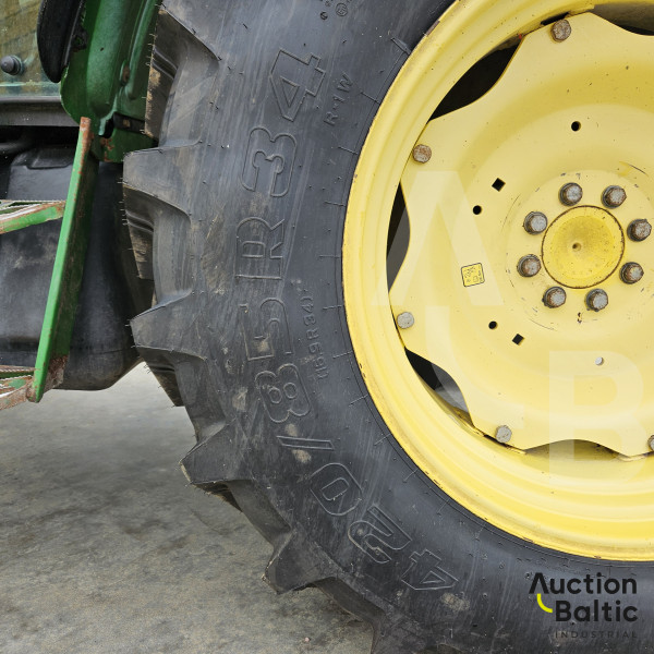 John Deere 5100 R