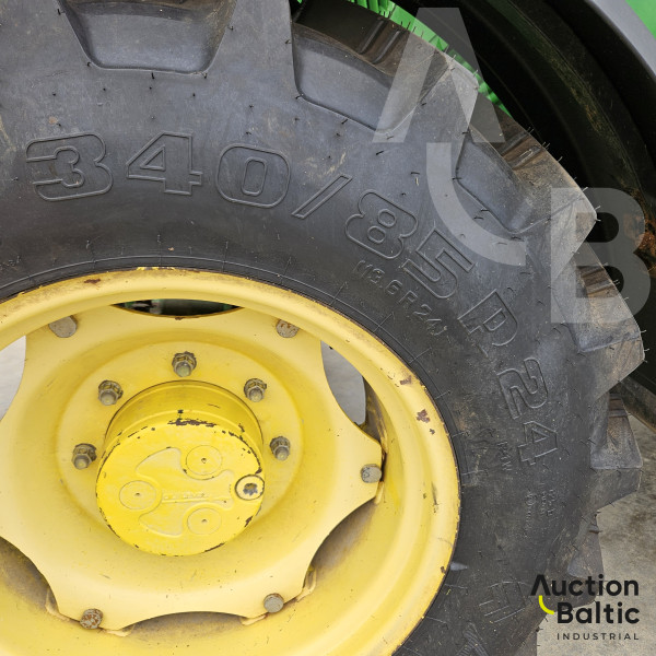 John Deere 5100 R