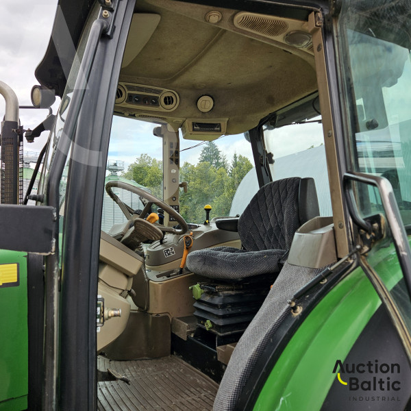 John Deere 5100 R