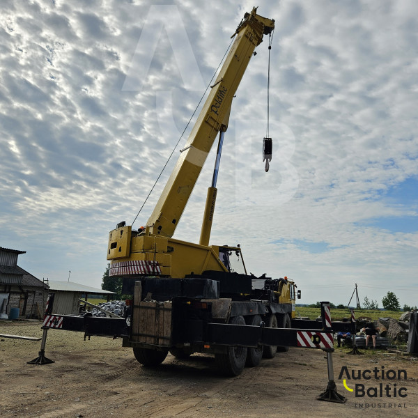 Liebherr LTM 1060