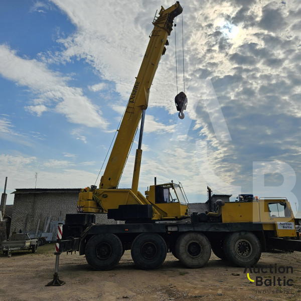 Liebherr LTM 1060