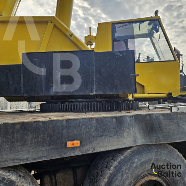 Liebherr LTM 1060
