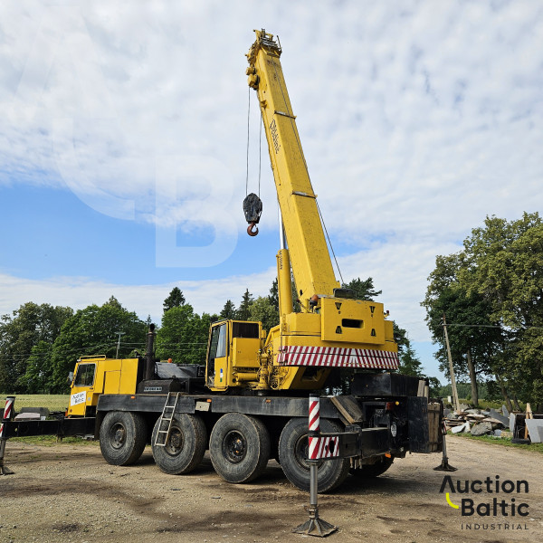 Liebherr LTM 1060
