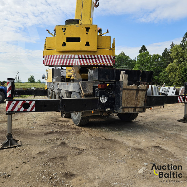 Liebherr LTM 1060
