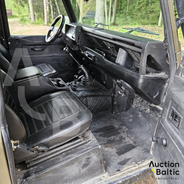 Land Rover Defender 90