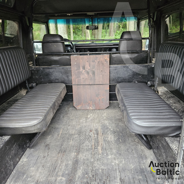 Land Rover Defender 90