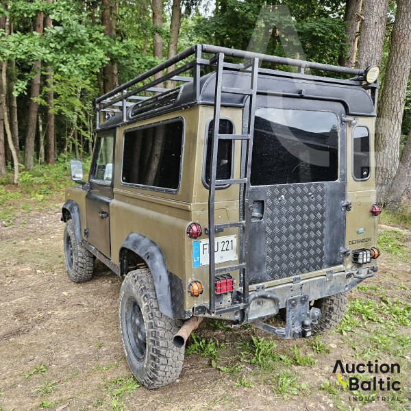 Land Rover Defender 90