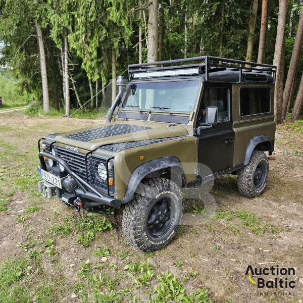 Land Rover Defender 90