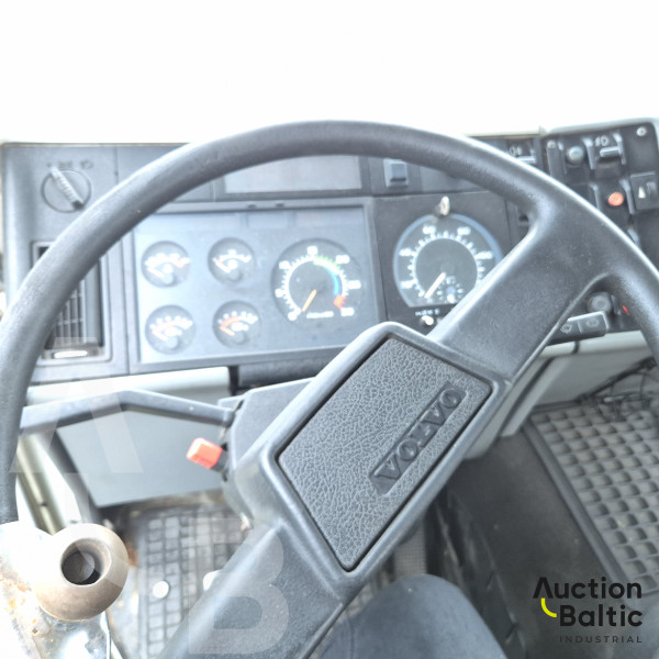 Volvo FL6 with milk tank