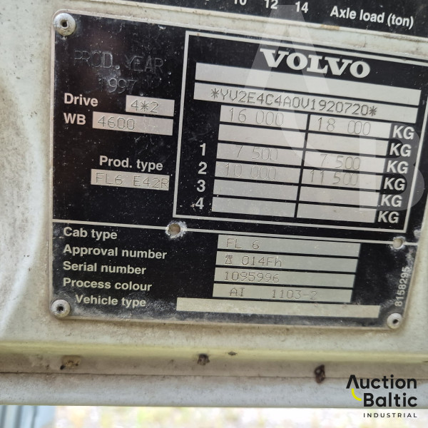 Volvo FL6 with milk tank
