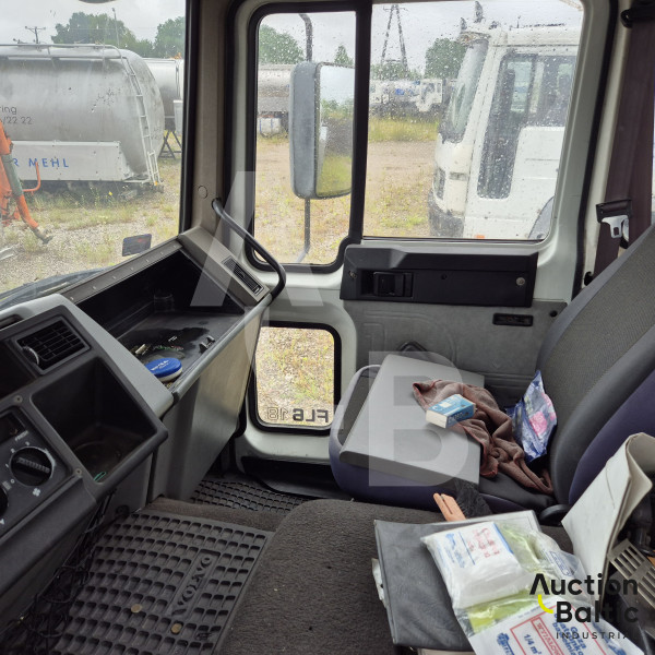 Volvo FL6 with milk tank